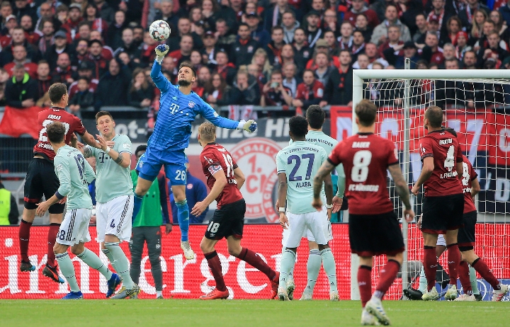 本场比赛堪 本场比赛堪