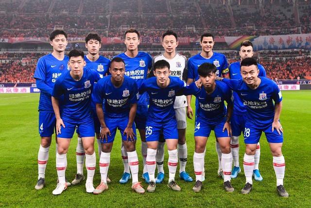 球员之间配 球员之间配